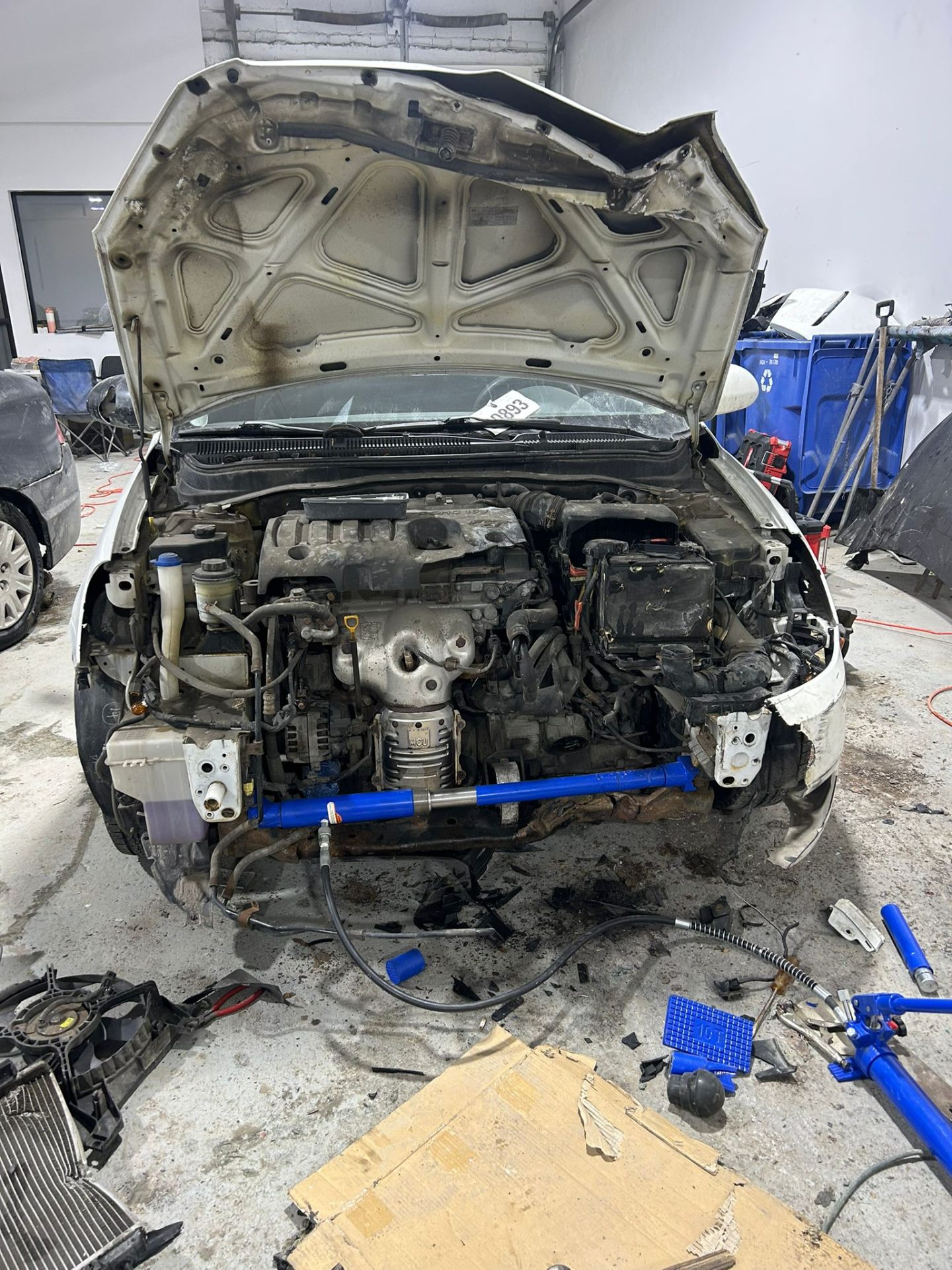 Hyundai accidentée en démontage moteur